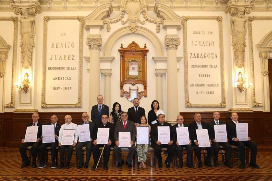 Ayuntamiento reconoce a 12 integrantes del comité de la Procesión de Viernes Santo