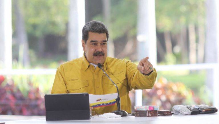 Maduro anuncia cierre de embajada y consulados en Ecuador tras asalto a embajada mexicana