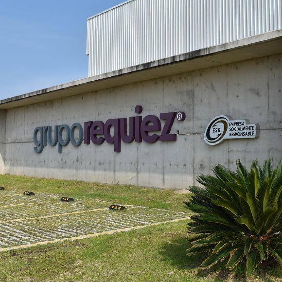 Grupo Requiez y sus marcas aliadas lideran la sostenibilidad ambiental en la industria del mobiliario