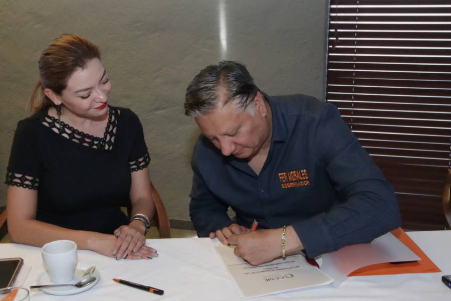 Fernando Morales firma Agenda con el Consejo Coordinador de Mujeres Empresarias (CCME)