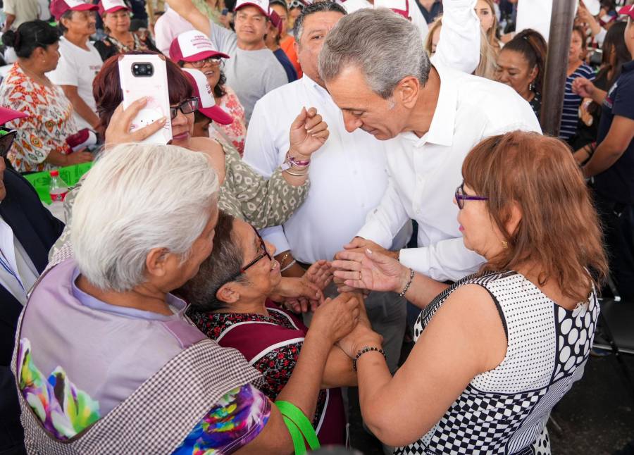 Pepe Chedraui recibió el apoyo de los comerciantes del Mercado Zapata
