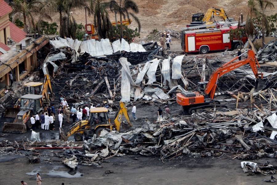 Decenas de muertos en incendios de un parque de atracciones y un hospital infantil en India