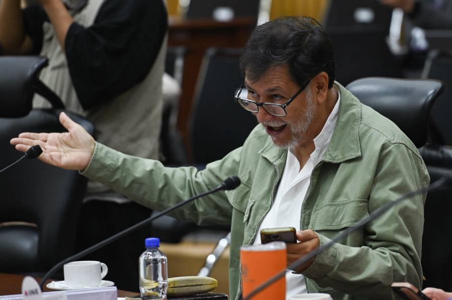Fernández Noroña predice desaparición del PRI y PAN