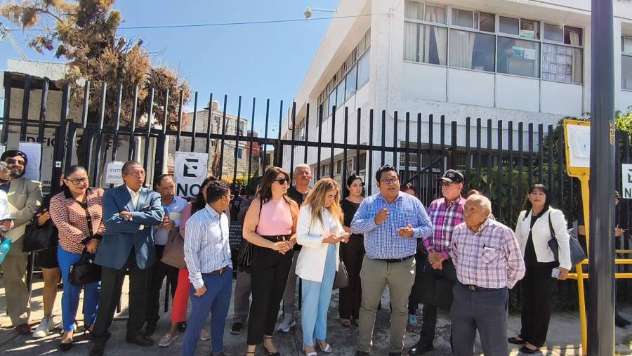 Abogados se manifiestan por el cierre de Junta especial número 33