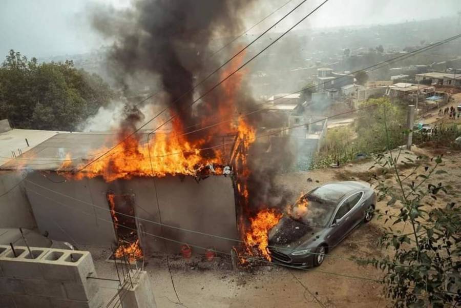 Incendio en Tijuana causado por Tesla conectado ilegalmente a poste de energía