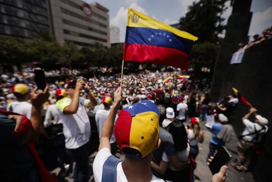 Cientos De Venezolanos Protestan En Bogotá Contra La Reelección De ...