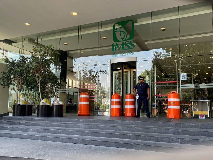 IMSS Bienestar lanza comando estratégico para asegurar abasto de medicamentos en 23 estados