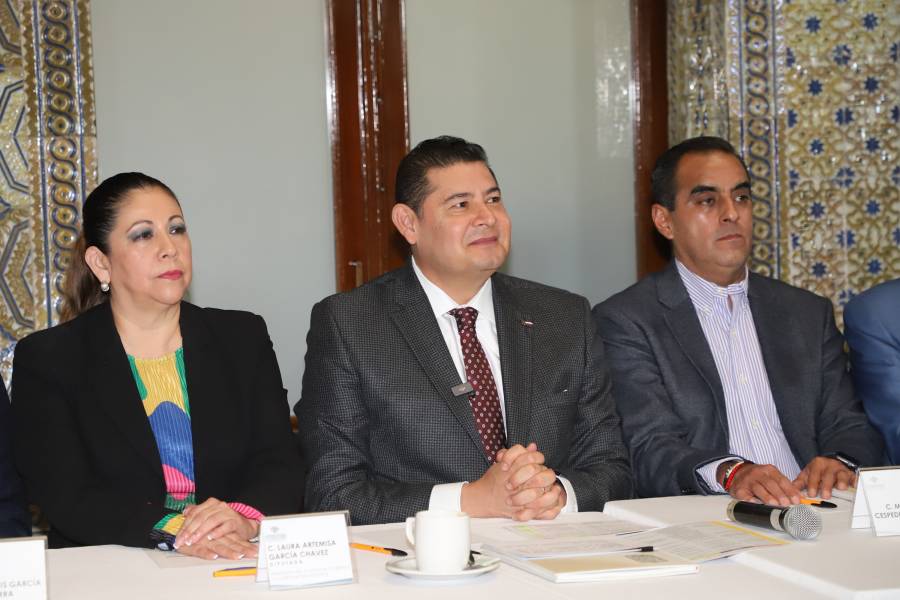 Armenta entrega al Congreso iniciativa para nueva Ley Orgánica de la Administración Pública