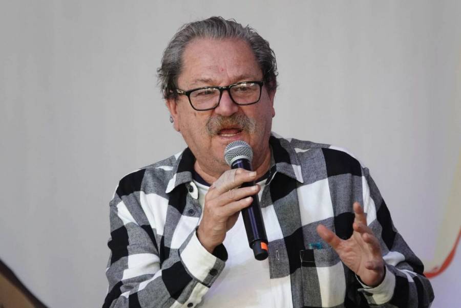 Hay que expropiarle a Ricardo Salinas por deudas con el SAT: Taibo II