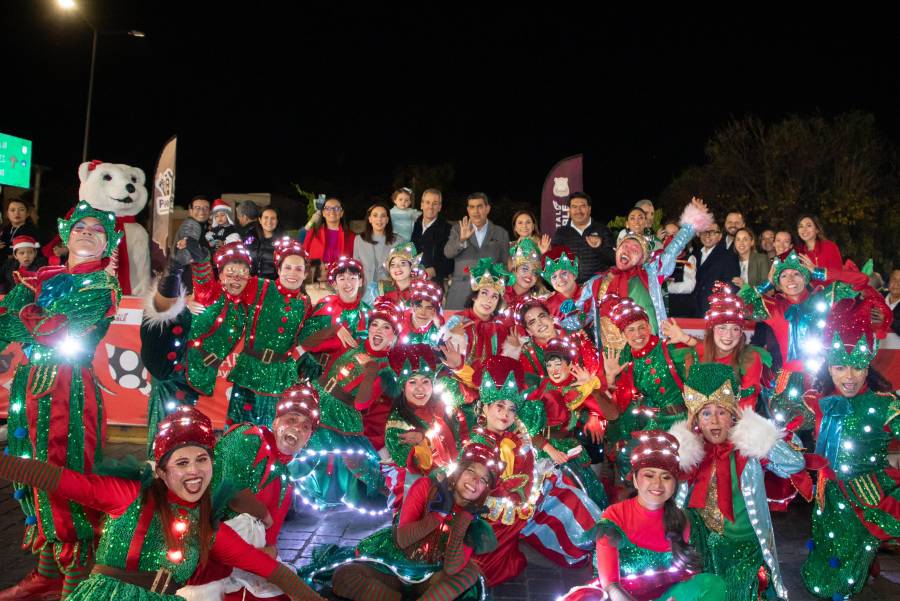 Gobierno de Puebla y Ayuntamiento presenciaron la caravana Coca Cola