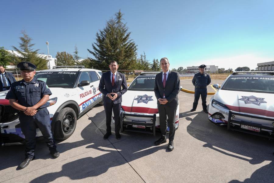 Presentan a Armenta y Chedraui patrullas que se integrarán a la SSC del Ayuntamiento de Puebla
