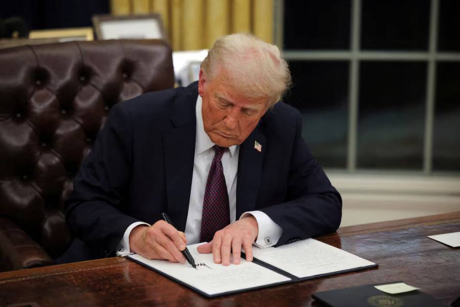 Donald Trump despide a fiscales que lo investigaron en el Departamento de Justicia