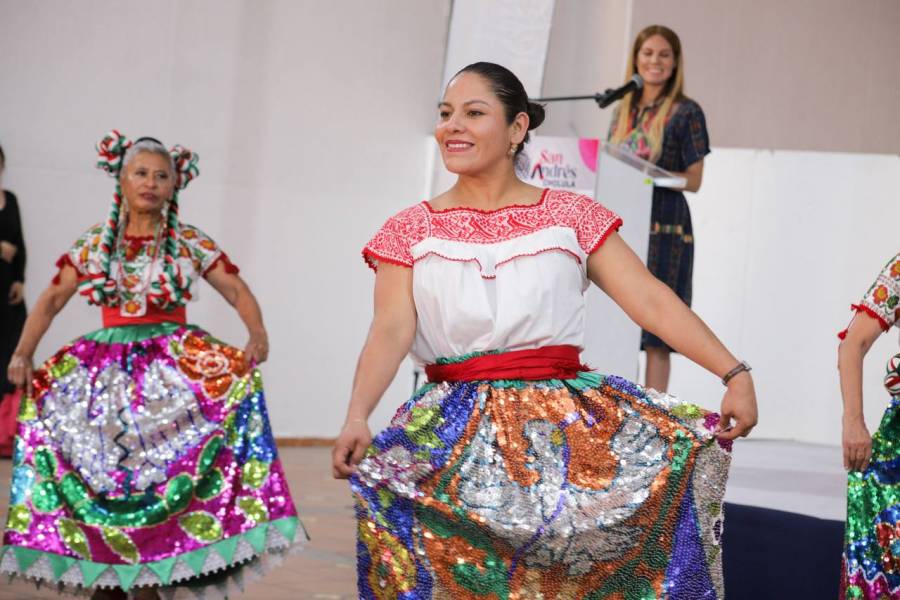 Impulsa Lupita Cuautle la Identidad Cultural con Ballet Folclórico Municipal