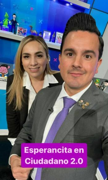 Corre Macalpin a su compa&ntilde;era de programa