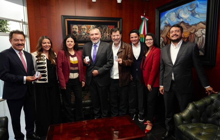 Fernández Noroña formaliza su afiliación a Morena