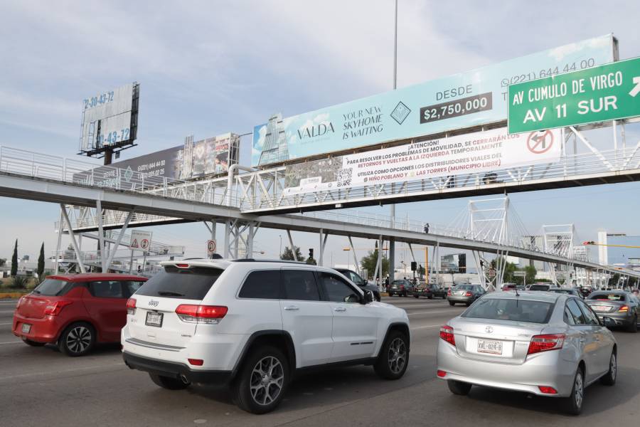 Instalarán elevadores y escaleras eléctricas en puente peatonal de la vía Atlixcáyotl