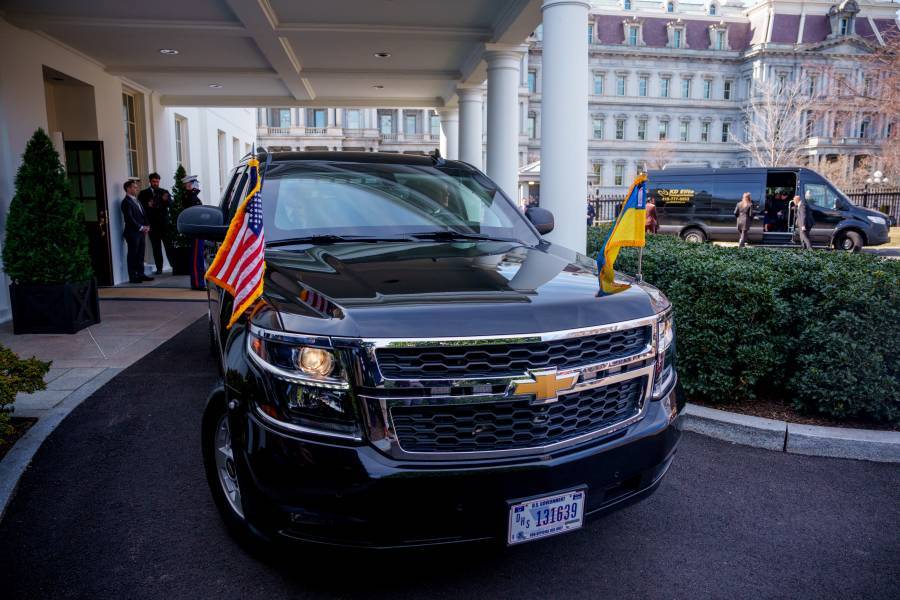 El enfrentamiento a gritos entre Trump y Zelensky desconcierta a los líderes mundiales mientras Europa respalda a Ucrania