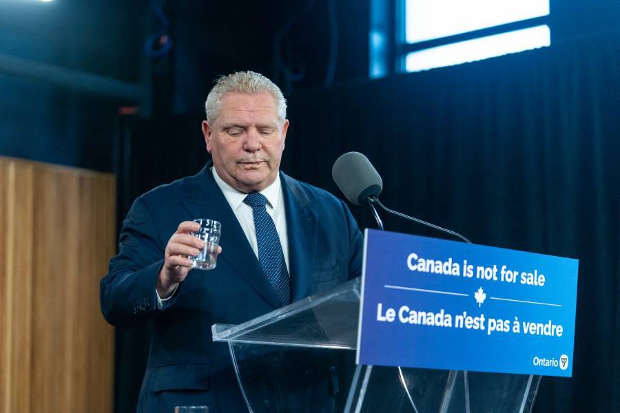 Provincia canadiense de Ontario suspende sobretasa de 25% a electricidad exportada a EEUU