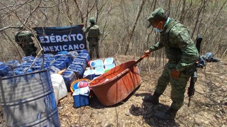 Fuerzas federales desmantelan 152 laboratorios clandestinos de drogas sintéticas en Sinaloa