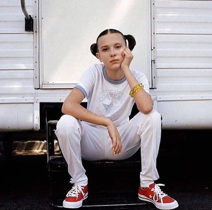 Millie Bobby Brown rompe esquemas en Netflix con The Electric State y Damsel