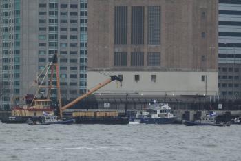Helic&oacute;ptero se estrella en el r&iacute;o Hudson en Nueva York