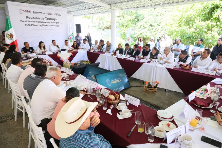 Armenta encabeza reunión de trabajo en Xicotepec de Juárez