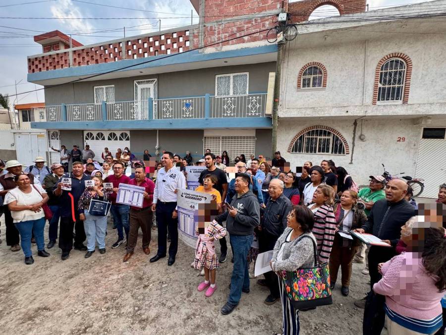 Simpatizantes de Morena entregan regalos a favor de candidato a ministro en Puebla