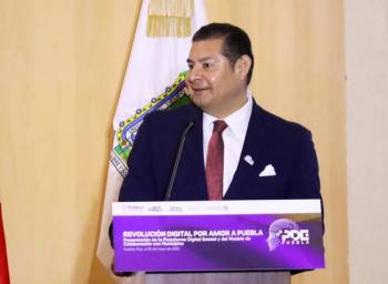 Armenta promete agilizar proceso para el funcionamiento de nuevos autobuses y taxis eléctricos