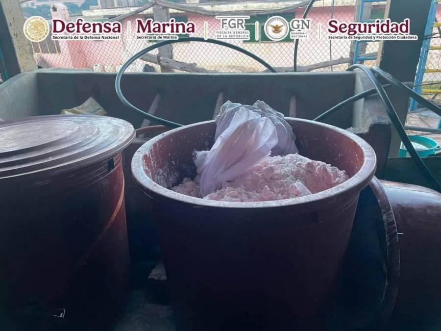 Desmantelan narcolaboratorio de metanfetaminas en Acaxochitlán