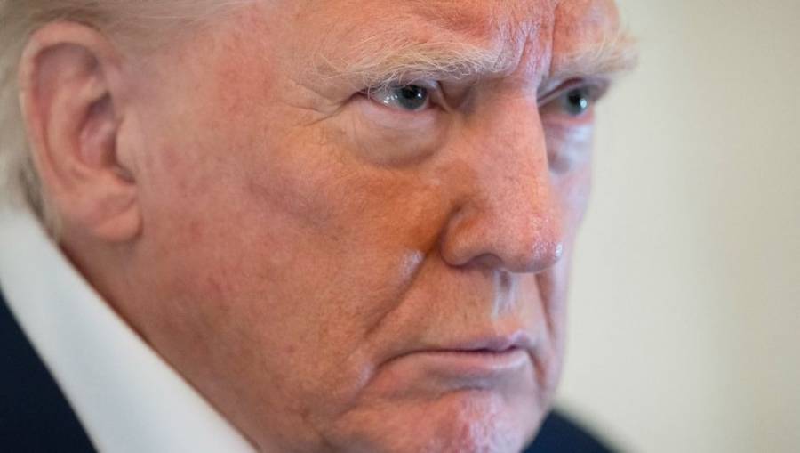 Trump lanza programa que ofrece mil dólares y vuelo gratis a migrantes que se autodeporten
