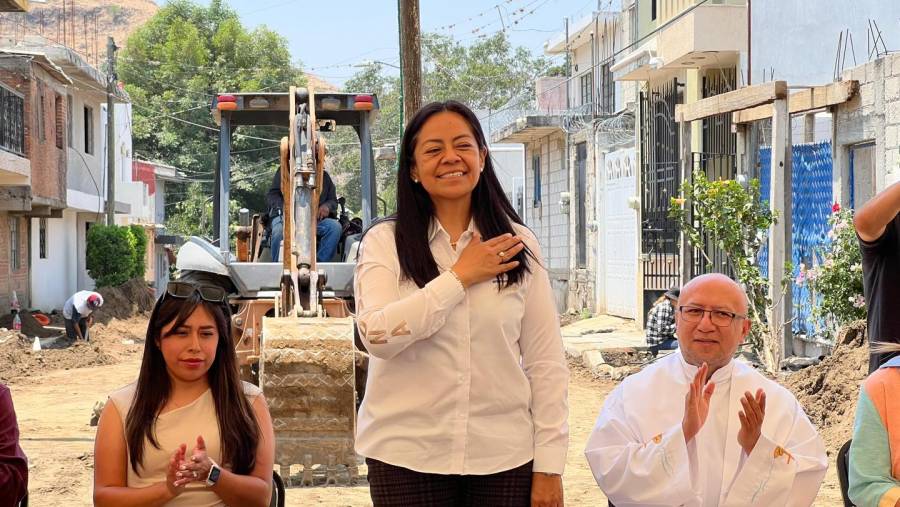 Ariadna Ayala inició una nueva obra en la junta auxiliar de Metepec