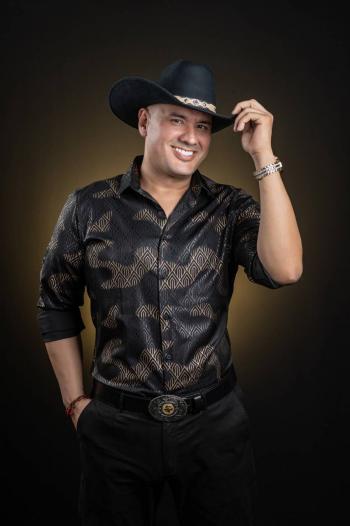 El cantante costarricense visita México por primera vez y presenta “Maldito”, un tema grabado en Egipto inspirado en La Momia