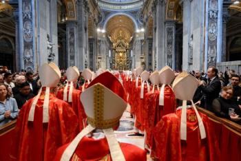 Arranca el cónclave en el Vaticano con llamado global a la paz y expectativa por nuevo papa