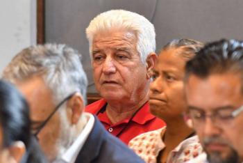Abuchean a José Ramiro López Obrador en evento público en Tabasco