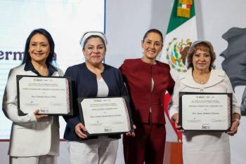 Reconocen en mañanera a tres destacadas enfermeras en su Día
