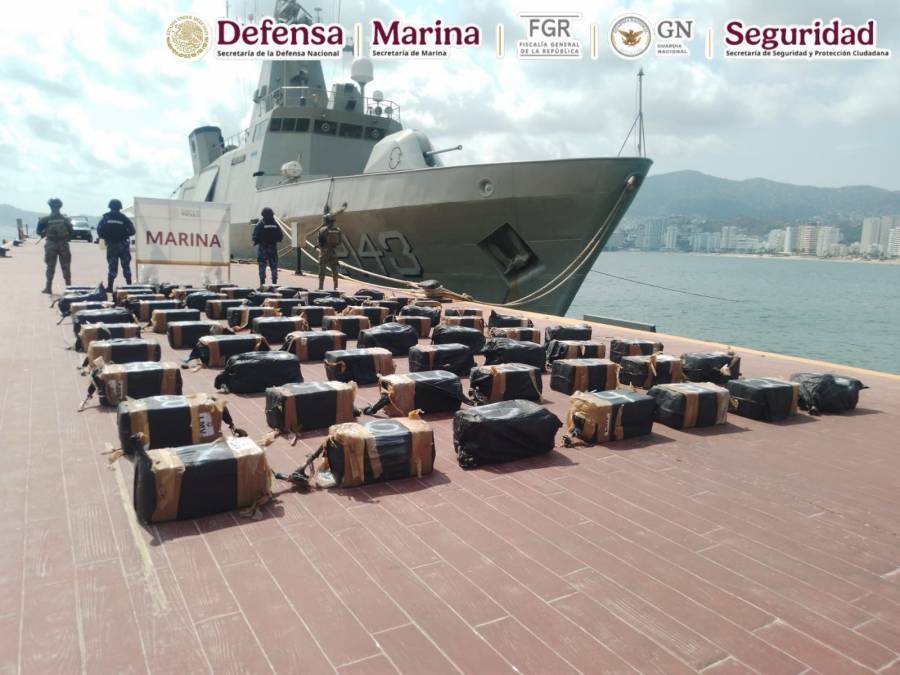 Aseguran 1.3 toneladas de presunta cocaína durante operación marítima en Guerrero