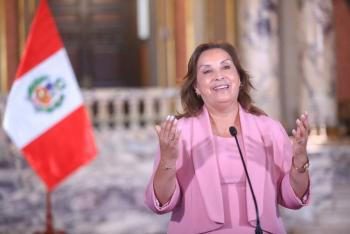 Perú, asolado por la violencia, tiene su cuarto primer ministro en menos de tres años