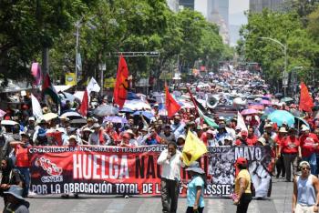 Maestros de la CNTE inician huelga nacional indefinida en México exigiendo abrogación de la Ley del ISSSTE 2007 y aumento salarial del 100%