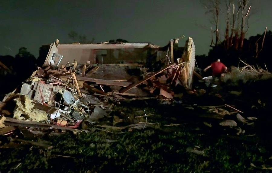 Más de 20 muertos en EEUU por intensos tornados