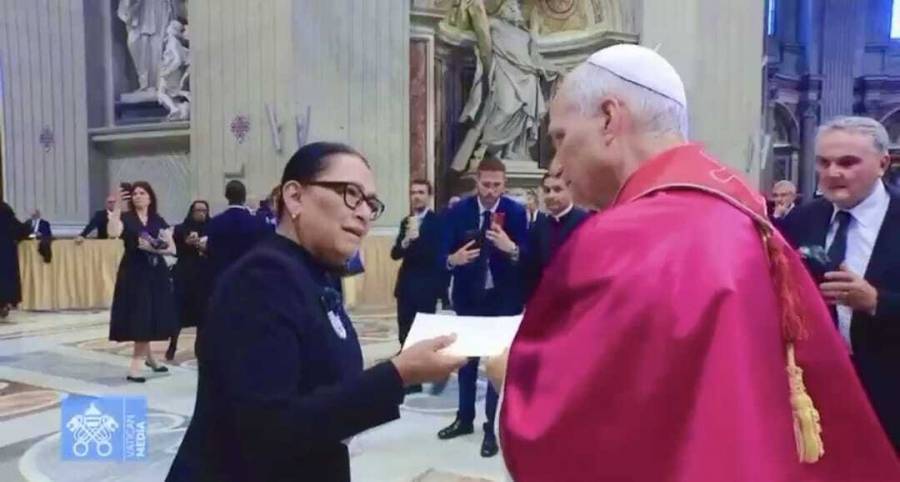 Papa León XIV envía saludo a la presidenta Claudia Sheinbaum y al pueblo de México