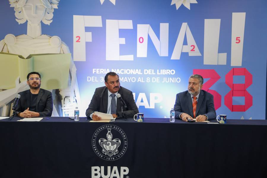 Anunicia BUAP la Feria Nacional del Libro en el edificio Carolino