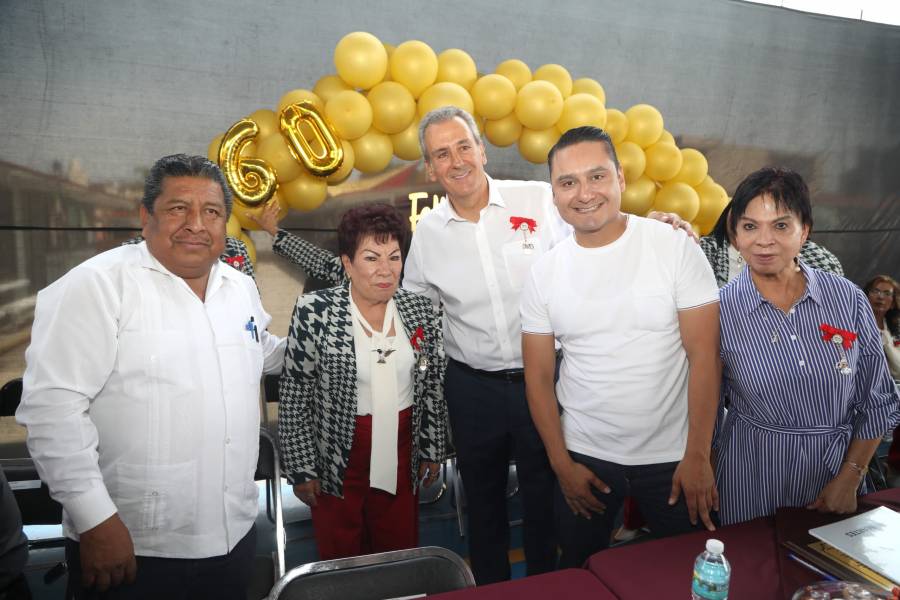 Pepe Chedraui reconoce labor de maestras y maestros