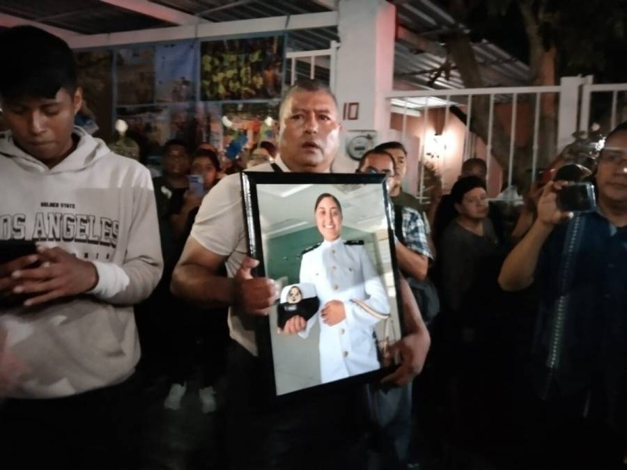 Preparan homenaje en Veracruz para América Yamileth, cadete fallecida a bordo del buque Cuauhtémoc