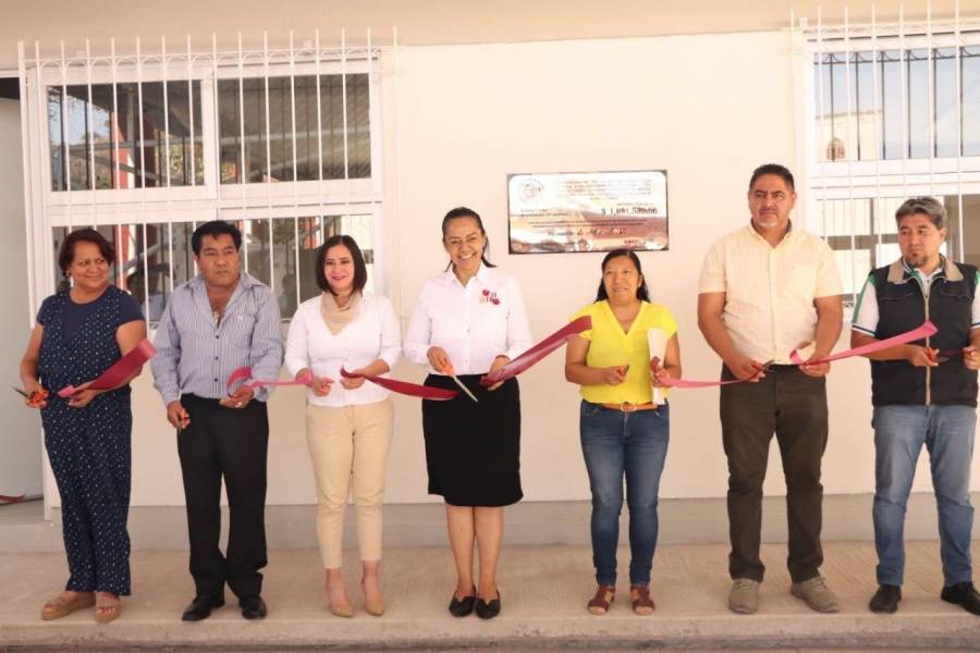 Ariadna Ayala inauguró nuevo comedor escolar en primaria “Antonio Serrano”