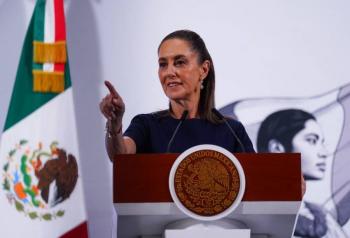 Sheinbaum defiende protestas pacíficas y critica legado de Calderón