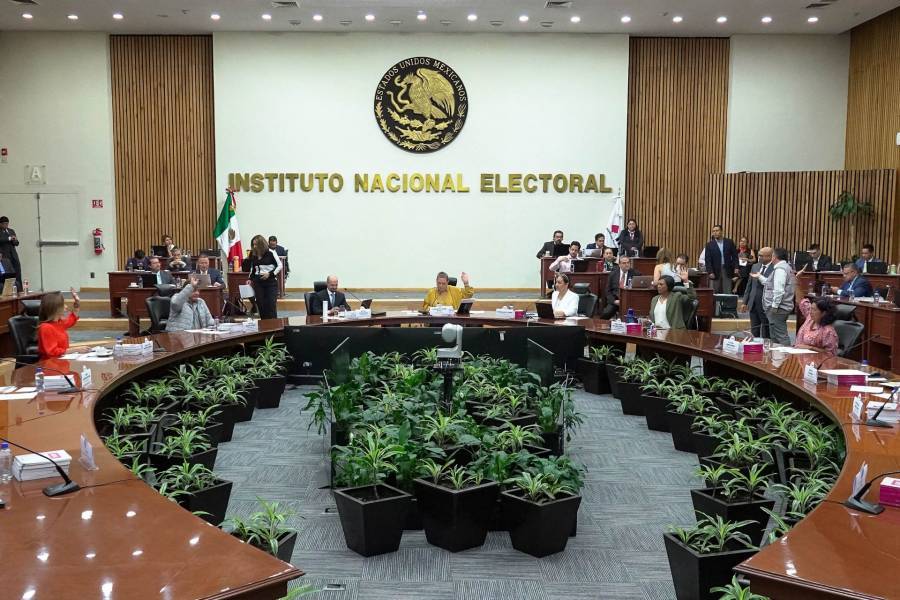 Refuerzan seguridad en el INE por posible manifestación de la CNTE; atención solo por correo electrónico