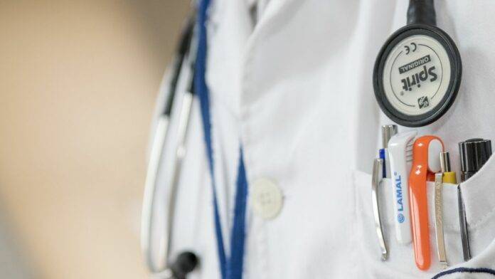 Denuncian a médico por violencia de genero contra su ex esposa en Puebla