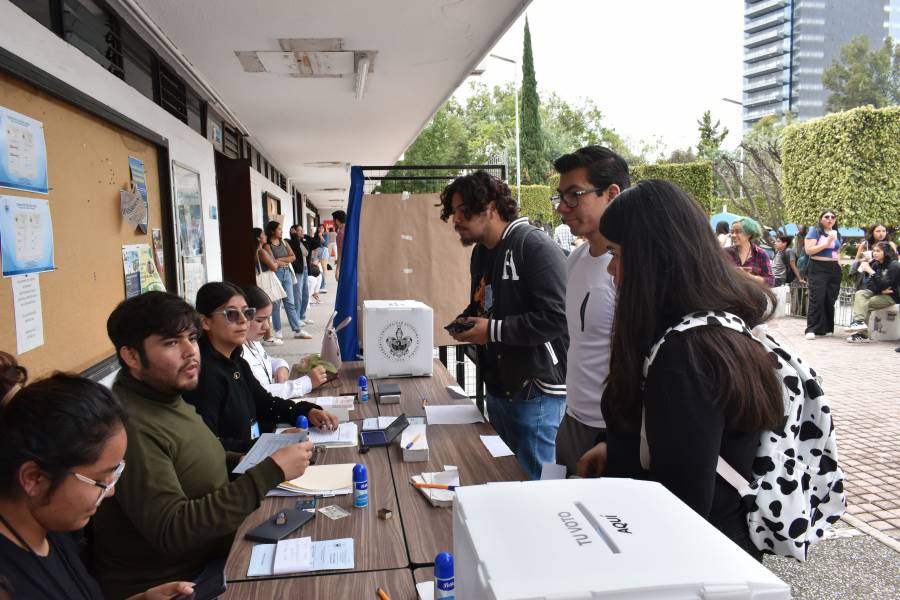 En orden, elección en la BUAP