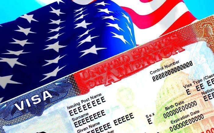 EE. UU. congela citas para visas estudiantiles mientras prepara revisión de redes sociales
