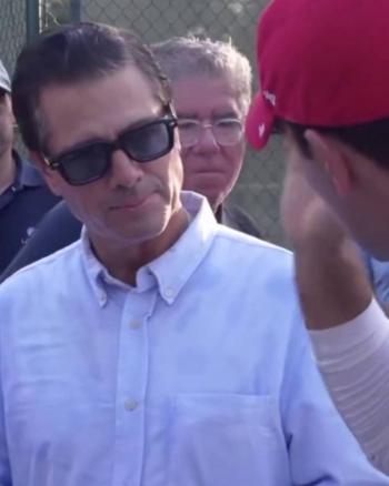 Enrique Peña Nieto sorprende al participar en show de magia en Punta Cana